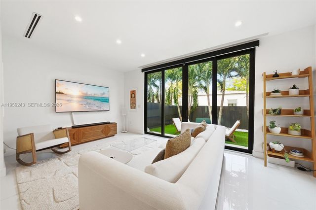 3061 SW 21st Ter 3061, Miami, FL 33145