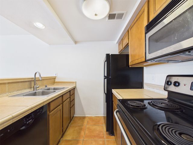 2210 Miguel Chavez 111, Santa Fe, NM 87505