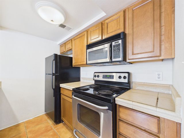 2210 Miguel Chavez 111, Santa Fe, NM 87505