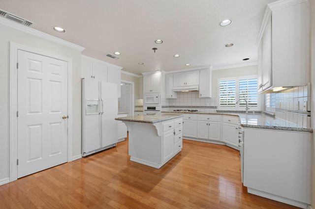 4051 Luxor Ln, Granite Bay, CA 95746