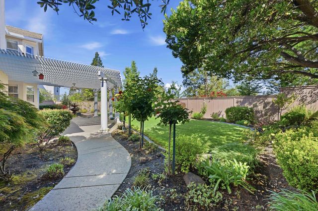 4051 Luxor Ln, Granite Bay, CA 95746