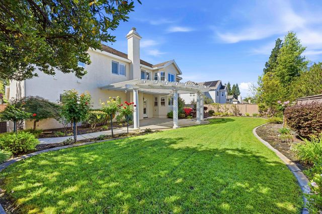 4051 Luxor Ln, Granite Bay, CA 95746