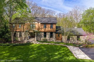 1547 Kensington Road, Bloomfield Charter Township, MI 48304