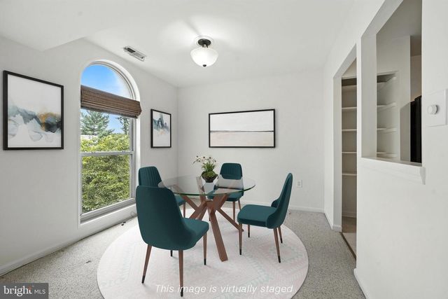 30 CANTERBURY SQ #302, Alexandria, VA 22304