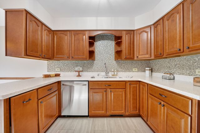 1N020 Prairie Path Lane, Winfield, IL 60190