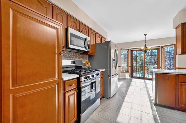 1N020 Prairie Path Lane, Winfield, IL 60190