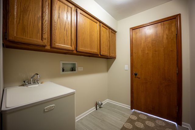 1N020 Prairie Path Lane, Winfield, IL 60190