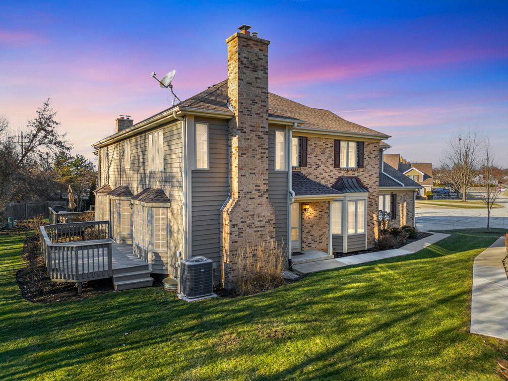 1N020 Prairie Path Lane, Winfield, IL 60190