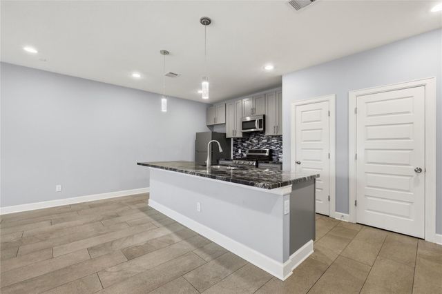 8419 Observatory Street, Houston, TX 77088