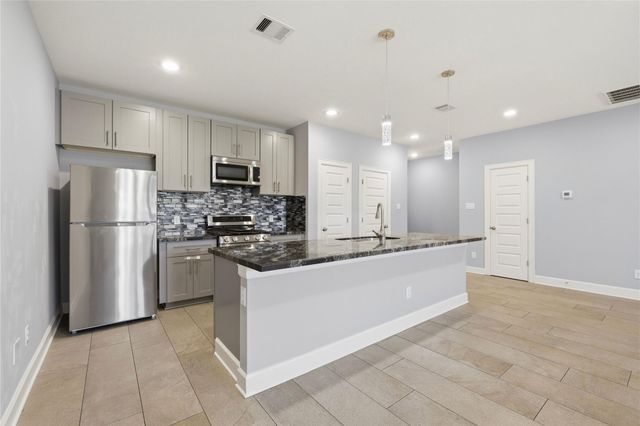 8419 Observatory Street, Houston, TX 77088