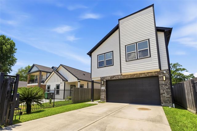 8419 Observatory Street, Houston, TX 77088