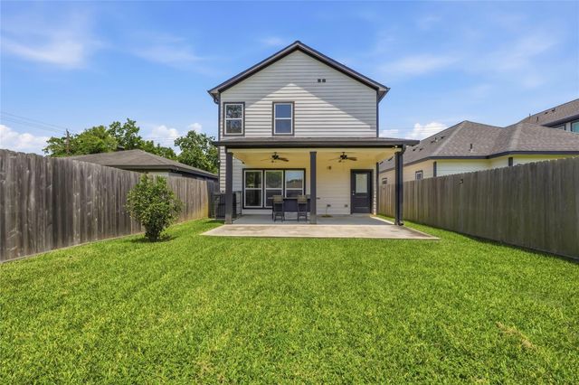 8419 Observatory Street, Houston, TX 77088