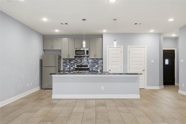 8419 Observatory Street, Houston, TX 77088
