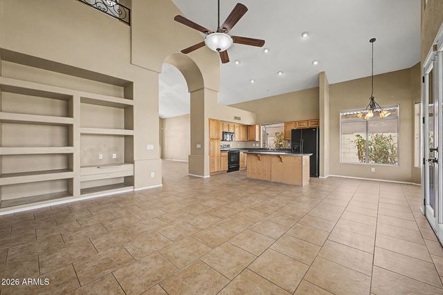 13765 W VERNON Avenue, Goodyear, AZ 85395