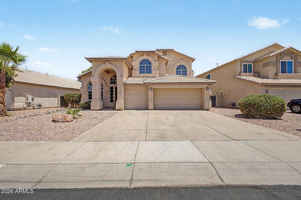 13765 W VERNON Avenue, Goodyear, AZ 85395