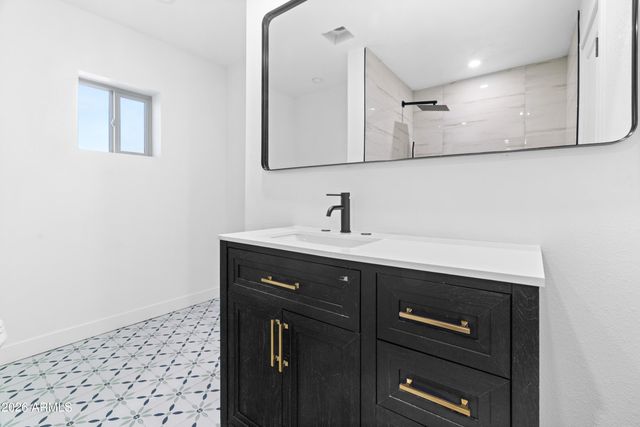 2914 N 81ST Avenue, Phoenix, AZ 85033