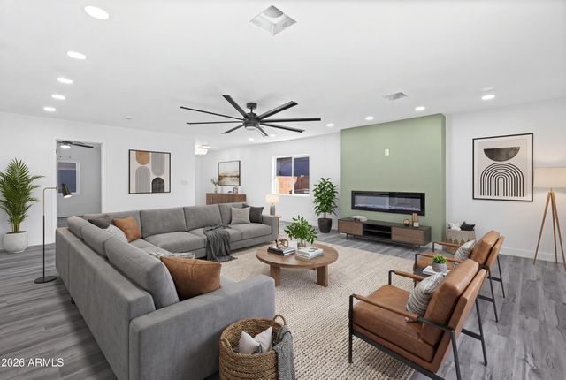 2914 N 81ST Avenue, Phoenix, AZ 85033