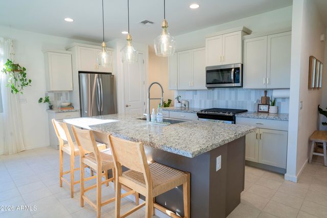 6739 W PEDRO Lane, Laveen, AZ 85339