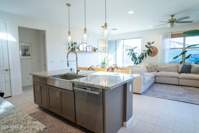 6739 W PEDRO Lane, Laveen, AZ 85339