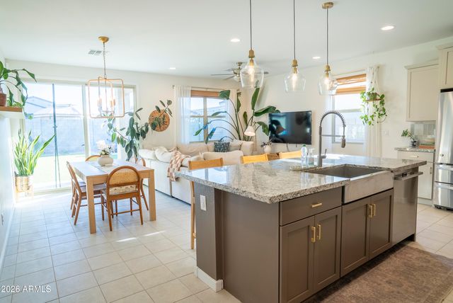 6739 W PEDRO Lane, Laveen, AZ 85339