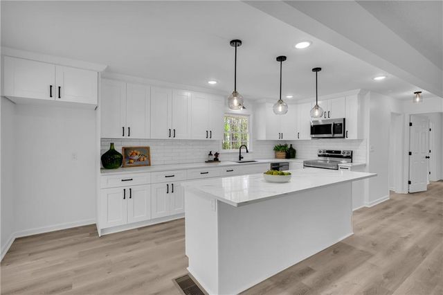 271 Mccowan Circle, Rockmart, GA 30153