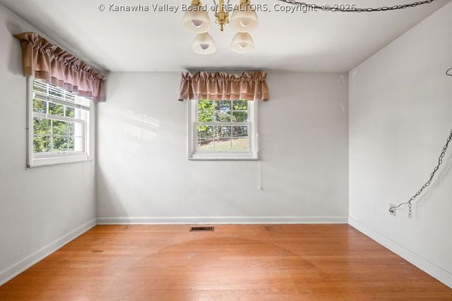 1529 Summit Drive, Charleston, WV 25302