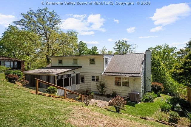 1529 Summit Drive, Charleston, WV 25302