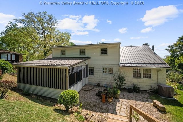 1529 Summit Drive, Charleston, WV 25302