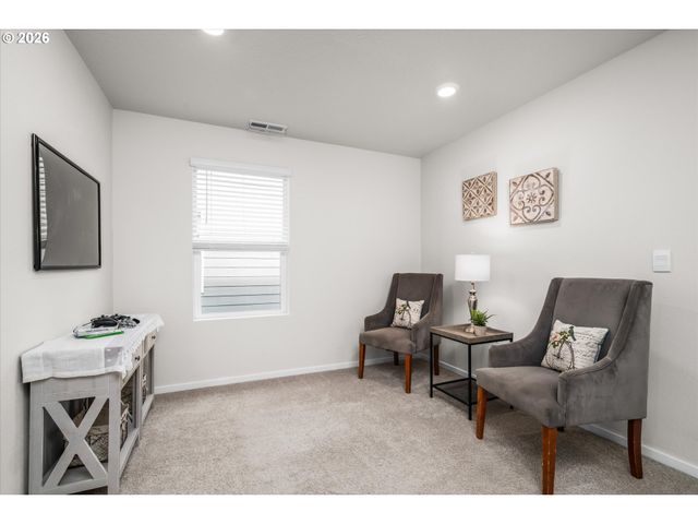 2938 FENYA St, Springfield, OR 97477