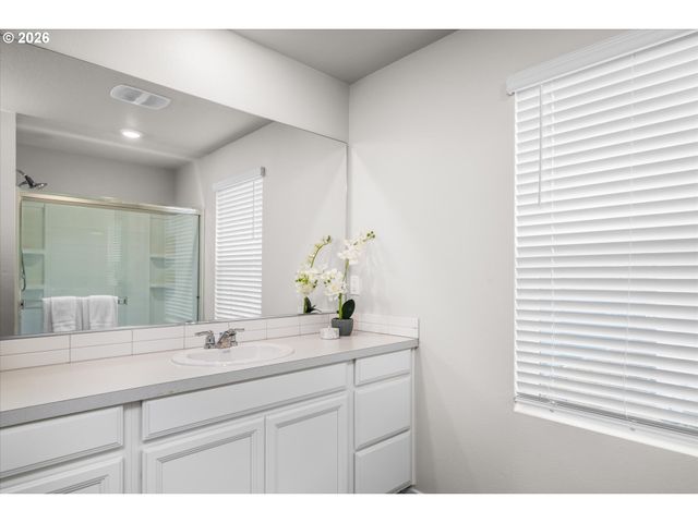 2938 FENYA St, Springfield, OR 97477