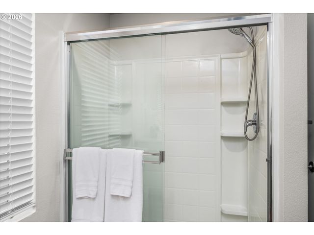 2938 FENYA St, Springfield, OR 97477