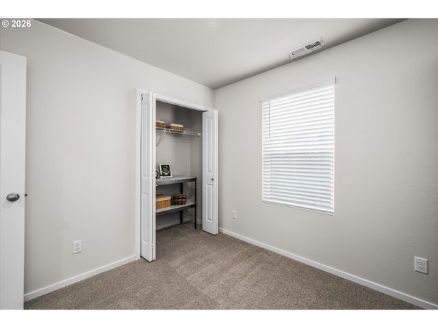 2938 FENYA St, Springfield, OR 97477