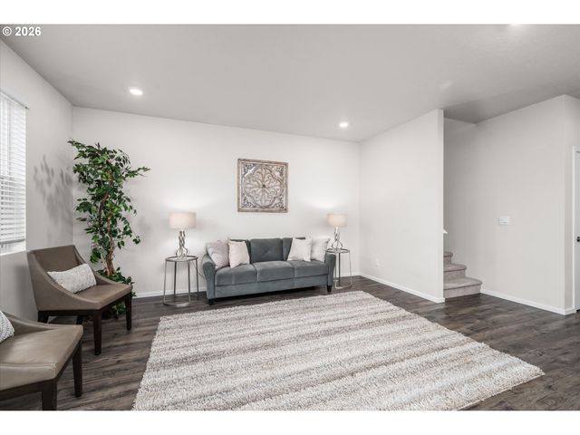 2938 FENYA St, Springfield, OR 97477