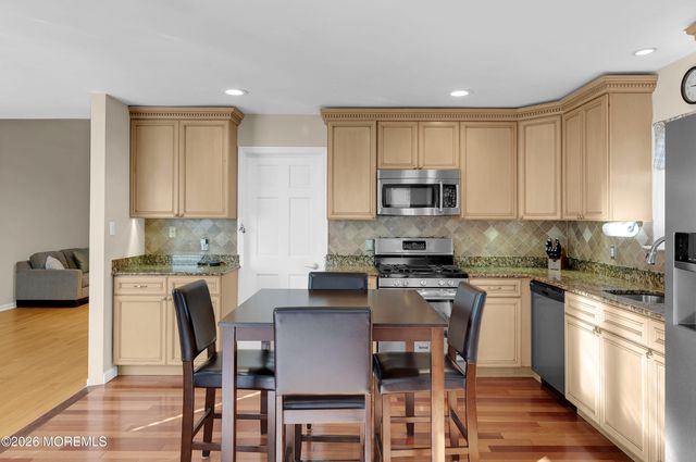 124 Starlight Road, Howell, NJ 07731