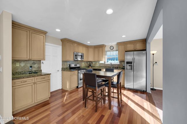 124 Starlight Road, Howell, NJ 07731