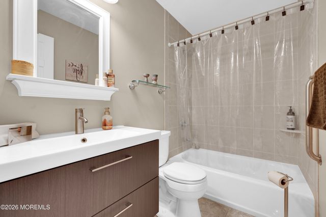 124 Starlight Road, Howell, NJ 07731