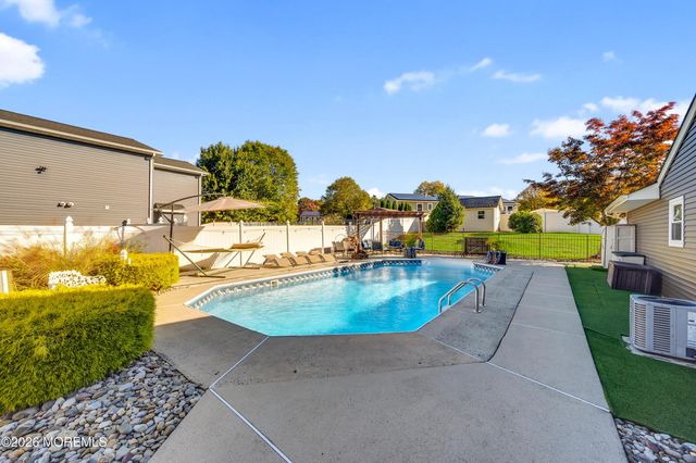 124 Starlight Road, Howell, NJ 07731