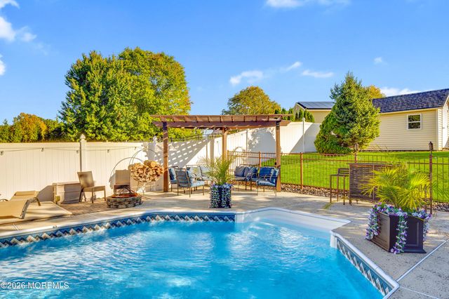 124 Starlight Road, Howell, NJ 07731