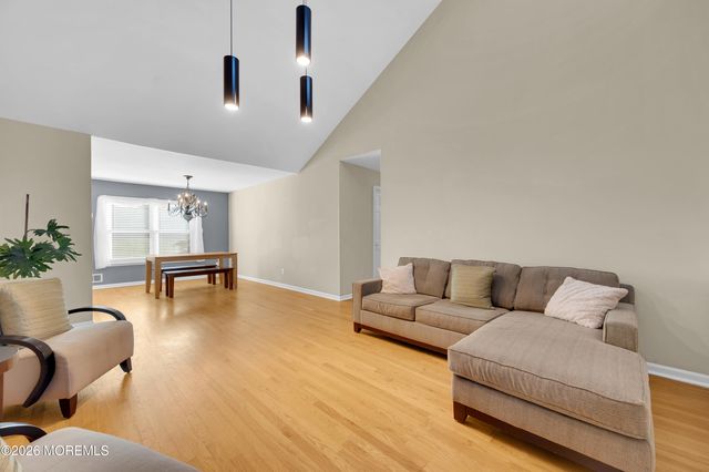 124 Starlight Road, Howell, NJ 07731
