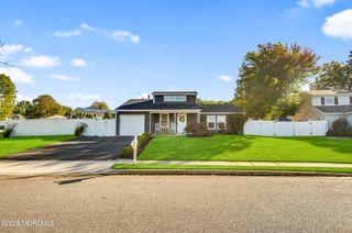 124 Starlight Road, Howell, NJ 07731