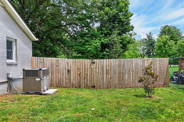 1111 Park Dr, Cookeville, TN 38501