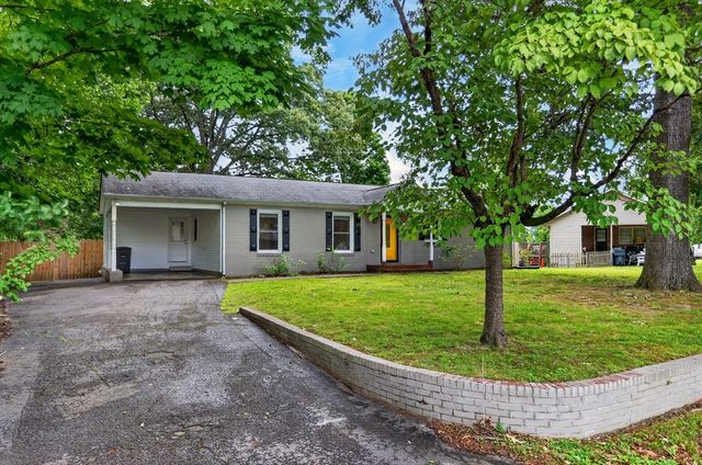 1111 Park Dr, Cookeville, TN 38501