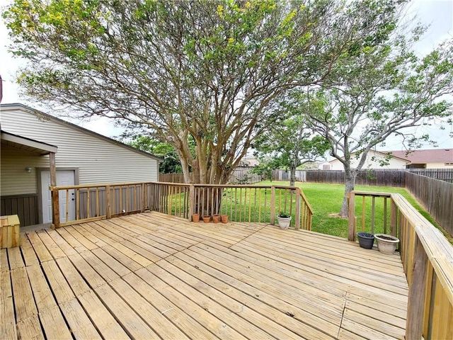 1646 Amber Dr, Corpus Christi, TX 78418