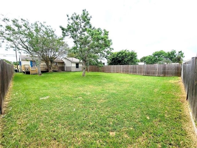 1646 Amber Dr, Corpus Christi, TX 78418