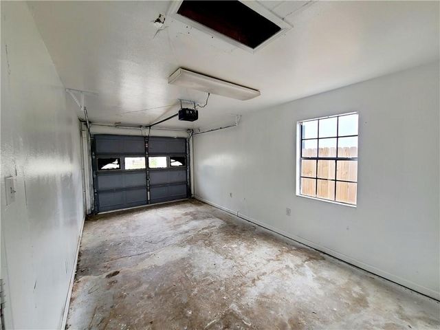 1646 Amber Dr, Corpus Christi, TX 78418