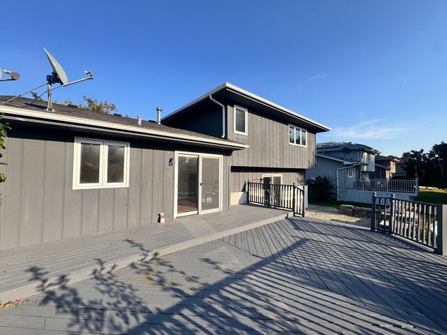 346 Wild Rose Lane, Romeoville, IL 60446