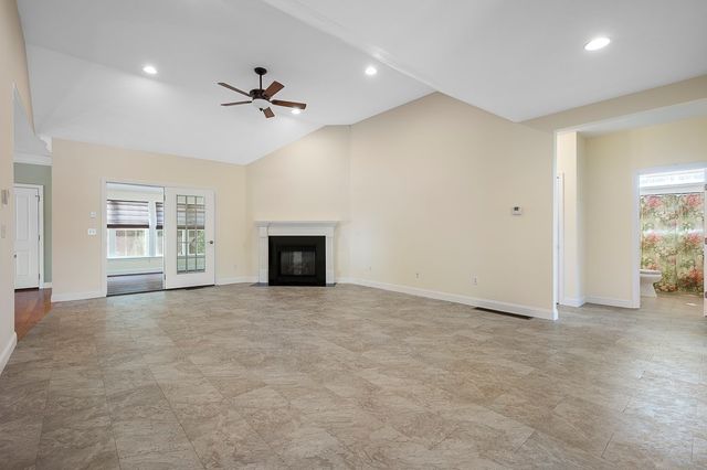 81 Nicholas Dr, Lancaster, MA 01523