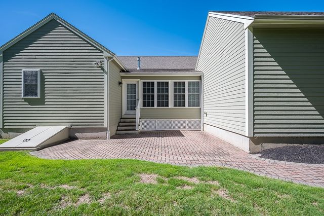 81 Nicholas Dr, Lancaster, MA 01523
