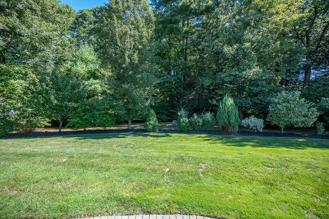 81 Nicholas Dr, Lancaster, MA 01523