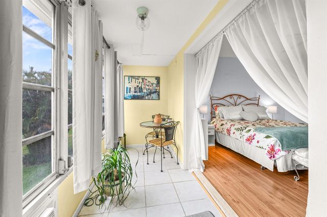 309 Sheffield M 309, West Palm Beach, FL 33417